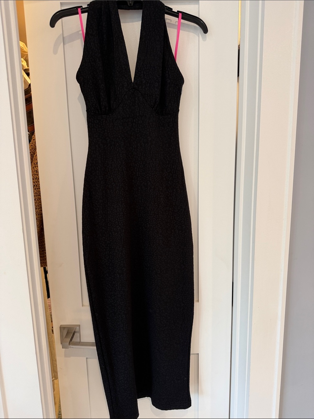 Betsy Johnson Black V-Neck Sleeveless Midi Dress - Elegant Evening Sheath